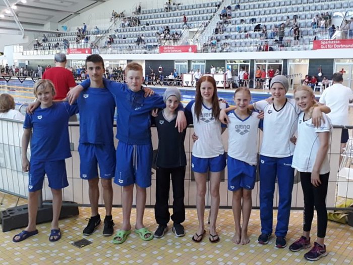 _bwbochum/medien/bilder_2018/2018_fotos_schwimmen/2018_05_06-NWR-Jahrgang-Team.jpg